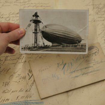 Zdjęcie z cepelinem i dawna korespondencja